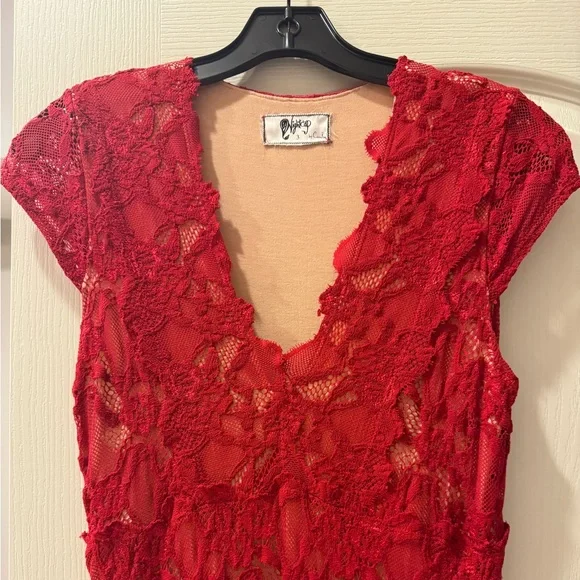 Nightcap by Carisa Rene Lace Gown - Picture 5 of 8